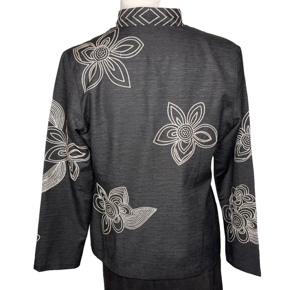 Birch Hill Black Silk Blend Embroidered Blazer Pockets Size M Single Button - Picture 3 of 9